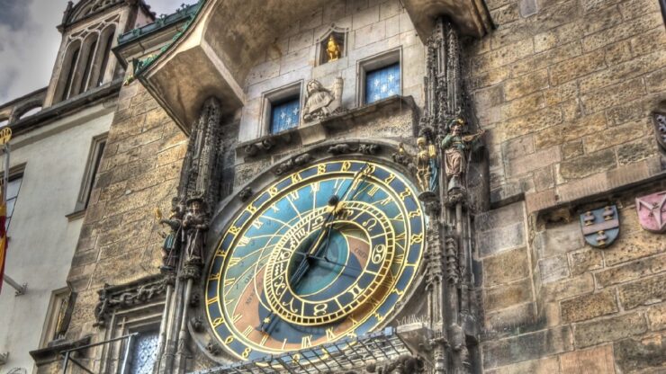 orologio astronomico di Praga creativo e tempo