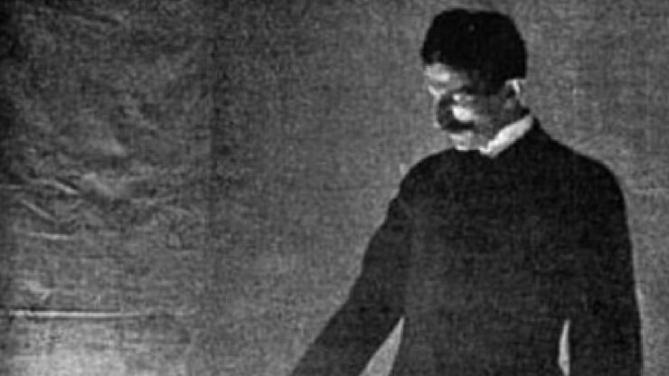 Nikola Tesla immagina
