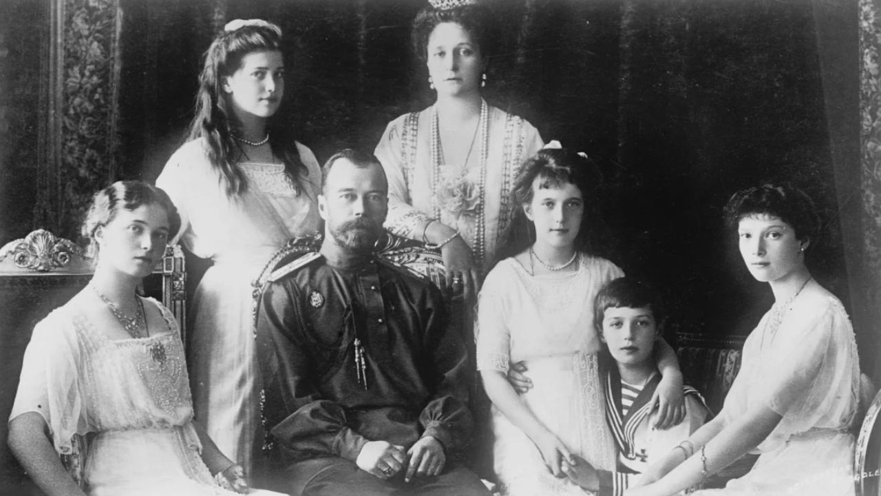Nicola II insieme alla sua famiglia