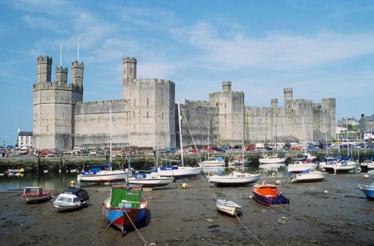 castello di Caernarfon veduta dal porto