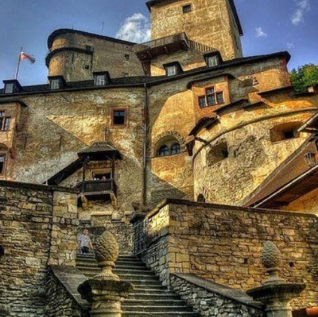 Castello di Orava scalinata entrata