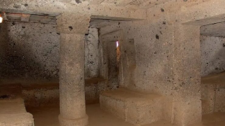 scoperta tomba greca sotterranea Napoli