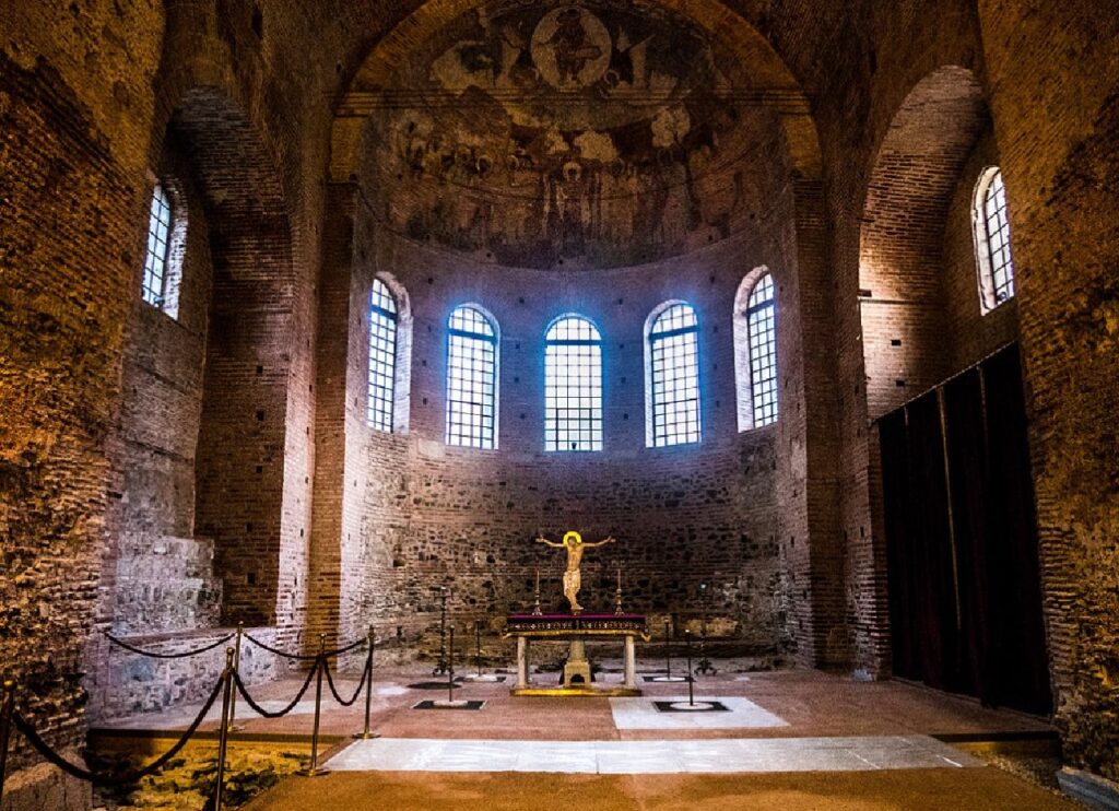 La Tomba e l'Arco di Galerio a Salonicco, sontuose tracce romane in Grecia
