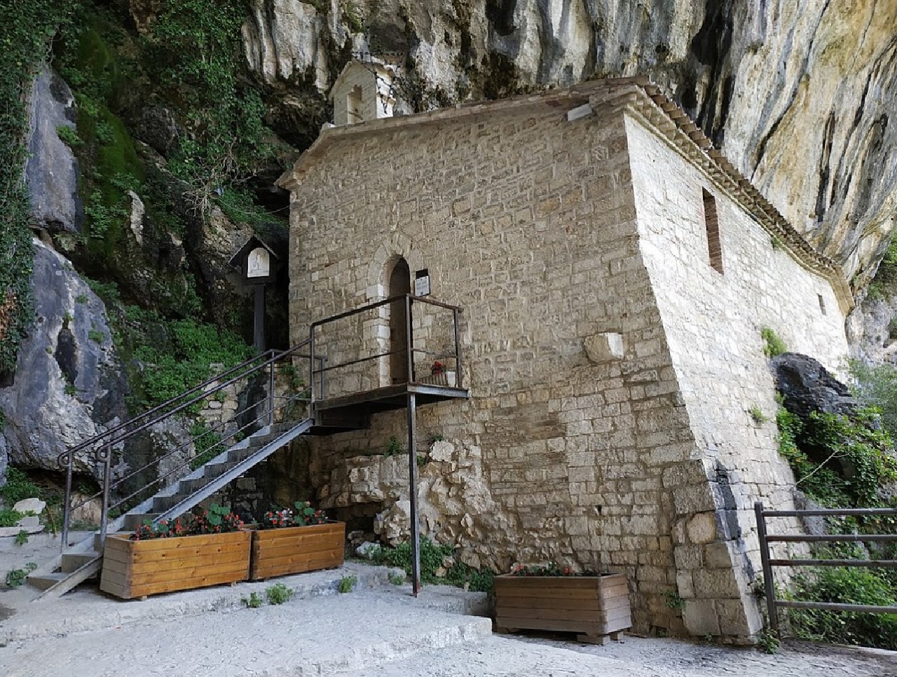 Tempio del Valadier monastero benedettine