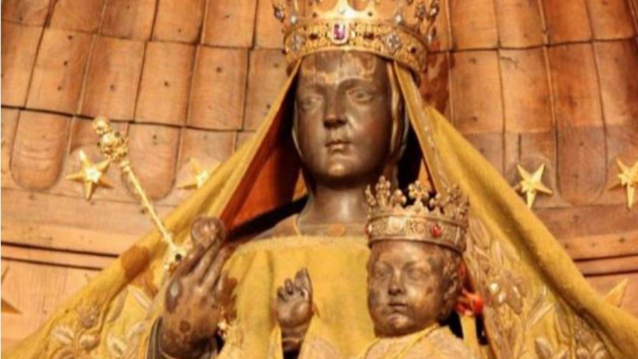 Statua Madonna di Chartres