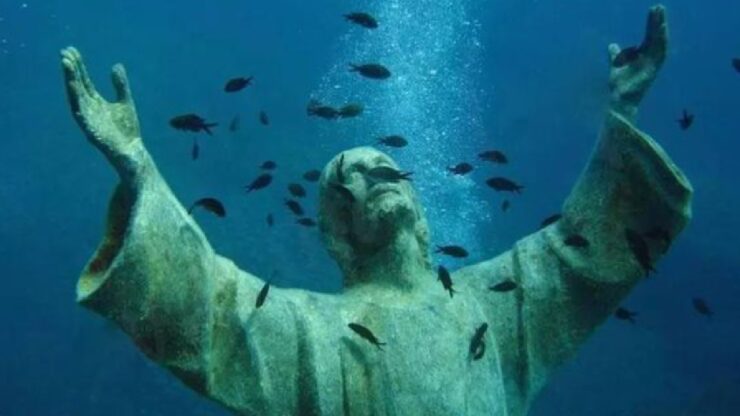 statua sommersa foto