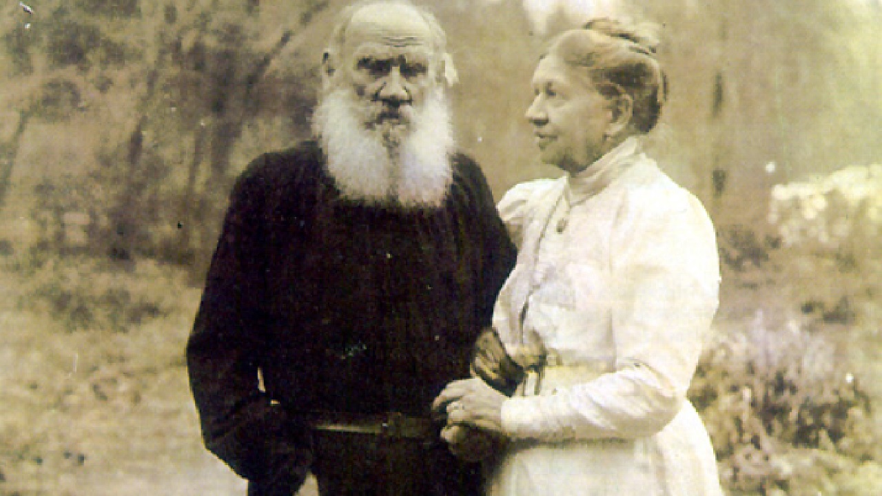 si spengano i riflettori cali il sipario è morto Lev Tolstoj