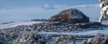 l'affascinante nuraghe di Su Nuraxi in Sardegna roccaforte più antica Occidente