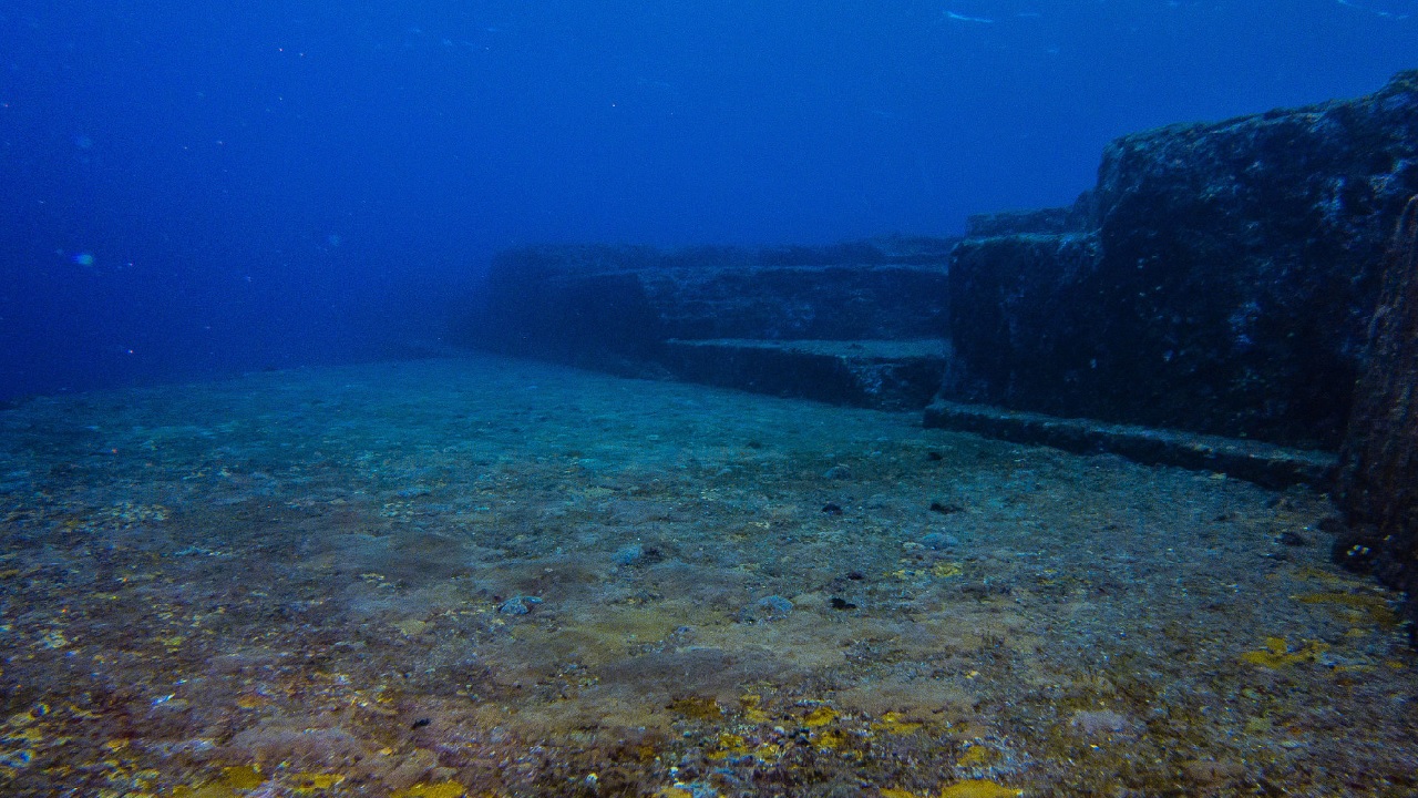 giappone rovine sottomarine foto 