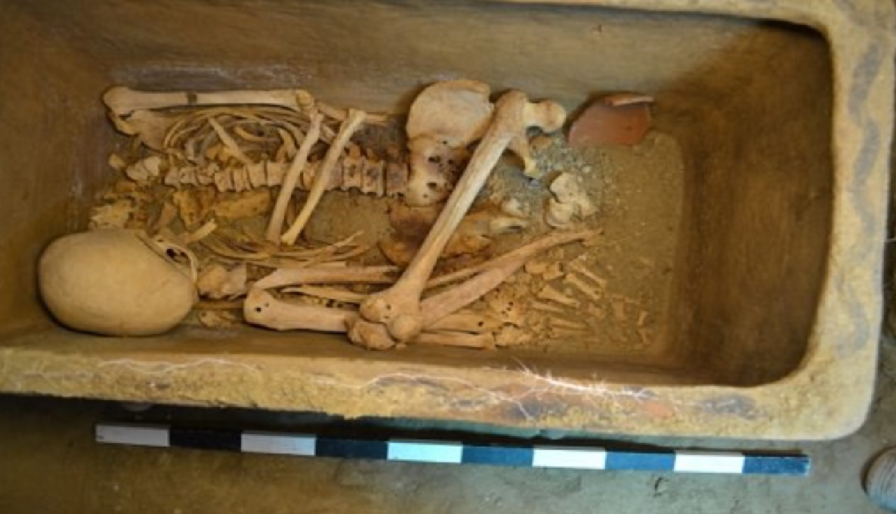 creta civiltà minoica foto scheletro