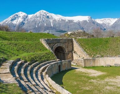 Alba Fucens antica colonia romana cuore dell'Abruzzo