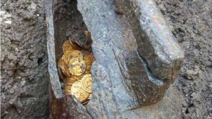 300 monete d'oro foto