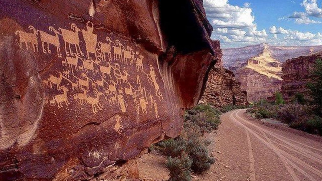 Con i suoi 64 km il Ninemile Canyon è la galleria d'arte rupestre più grande al mondo