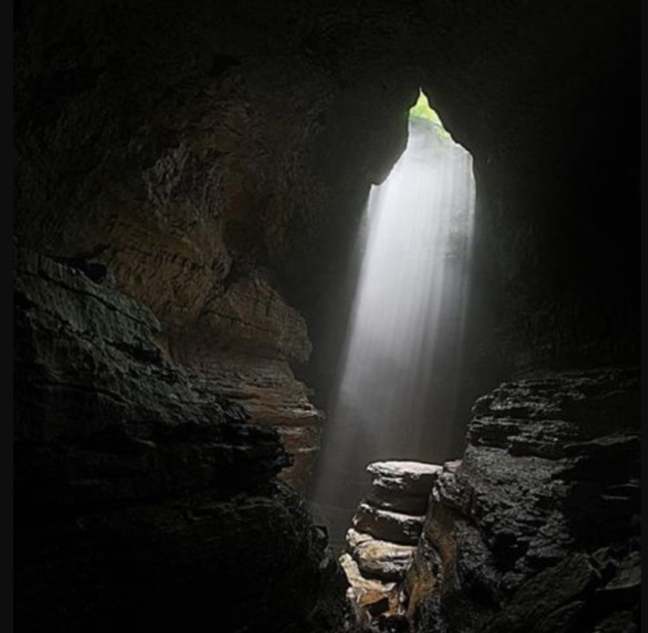 grotta paleolitica immagine