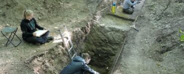 intero villaggio medievale torna alla luce lavoro archeologi scoperta fenomenale