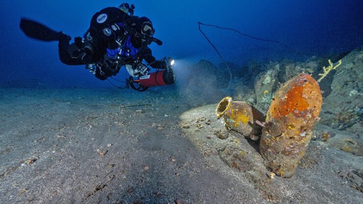 la bellezza di 300 anfore puniche sono state individuate nel mare di Pantelleria