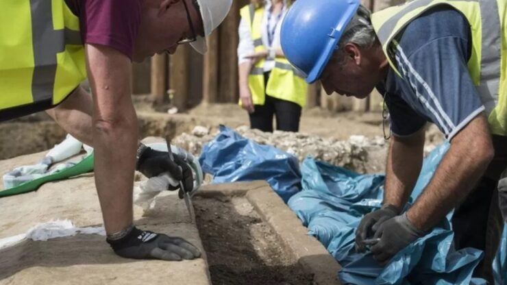 Londra straordinario sarcofago romano IV secolo torna alla luce