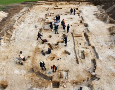 Nel Brandeburgo gli archeologi riportano alla luce la Sala del Re di 3.000 anni fa