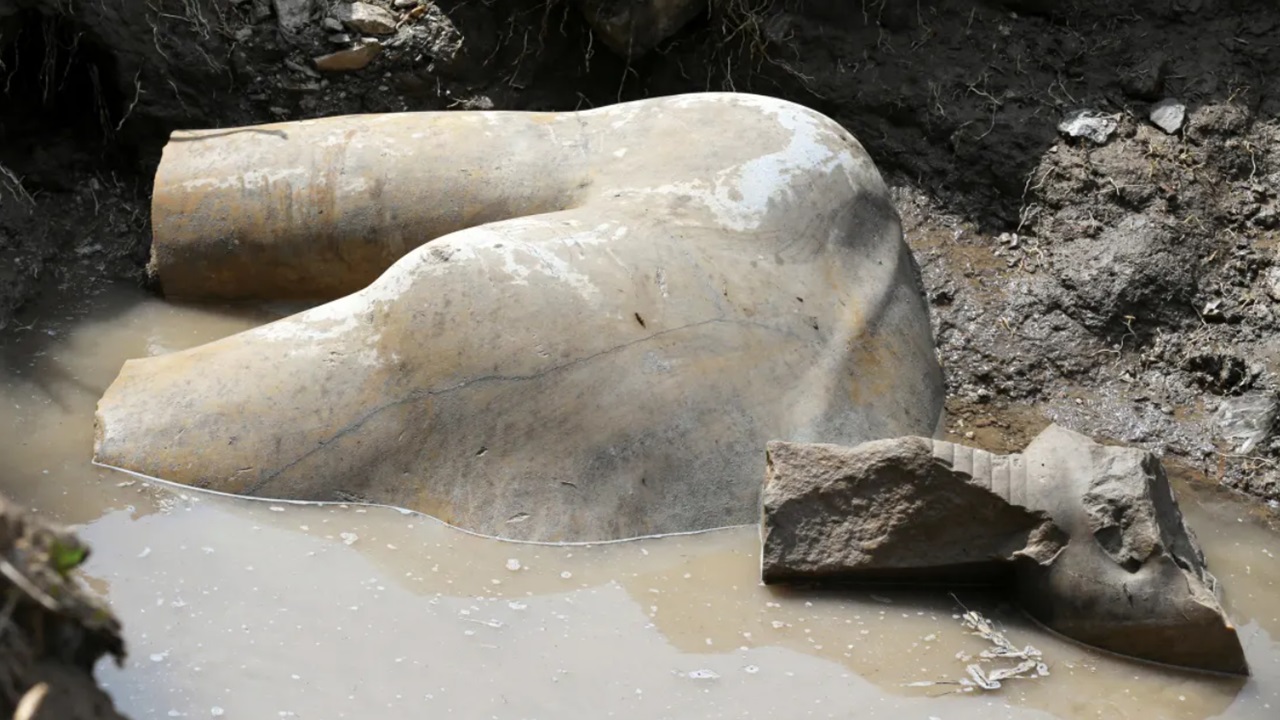 scoperta incredibile in egitto trovata statua di 3000 anni fa al cairo