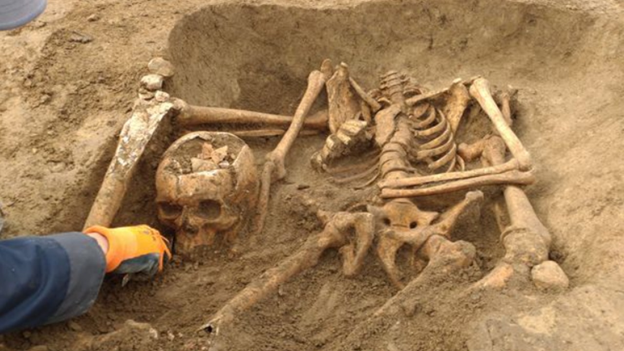 Svelato il mistero dei 18 scheletri senza testa ritrovati in Alsazia