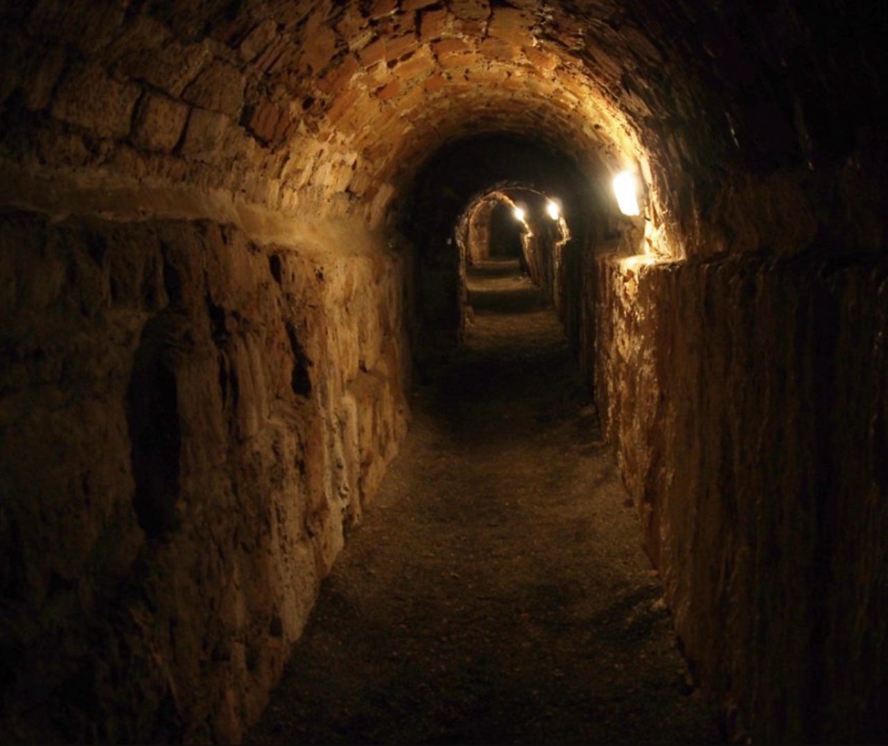 Tunnel neolitici corridoio sotterraneo Cappadocia