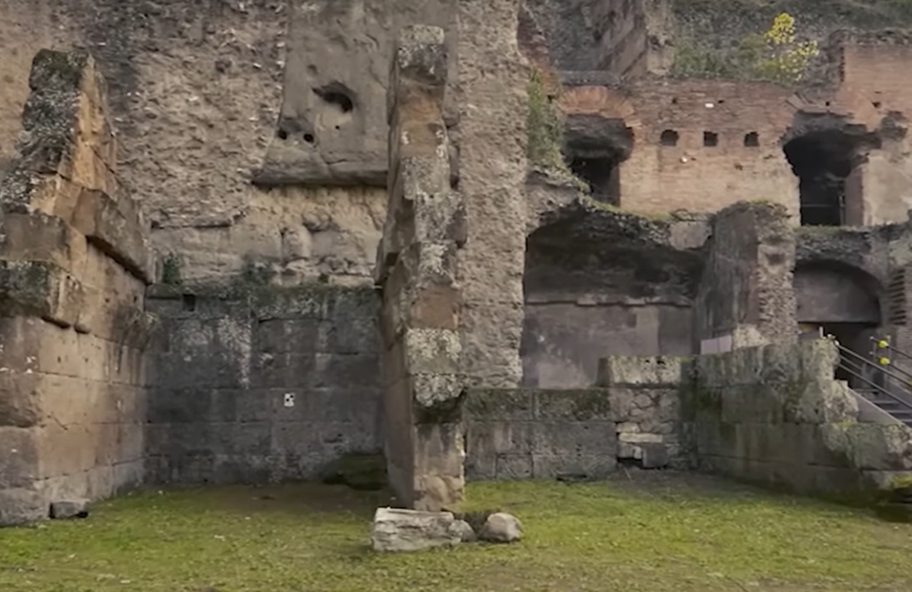 domus romana esterno parco archeologico Colosseo