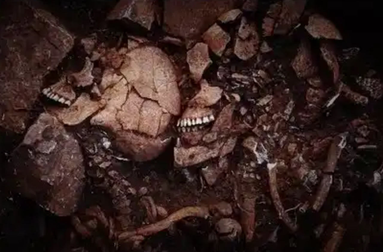 grotta di Kaiadas resti ossa umane