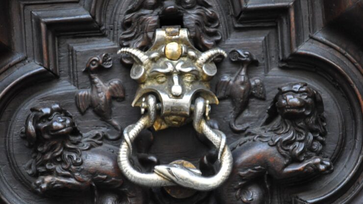 Porta del Diavolo maniglione