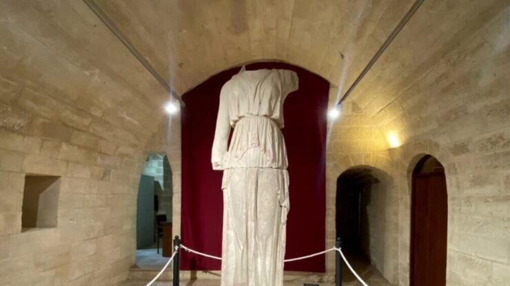 tempio della dea immagine completa statua