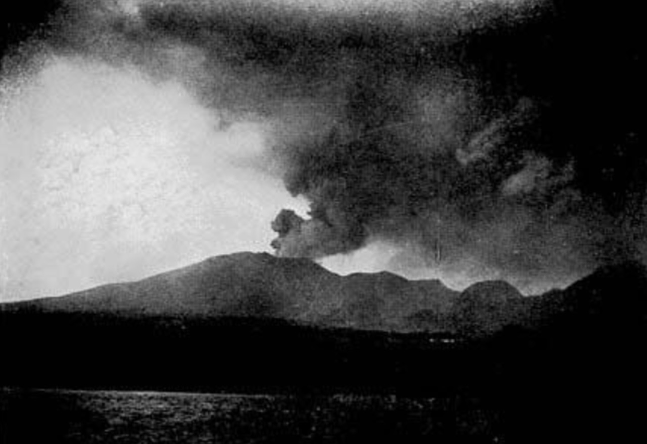 Monte Pelée immagine esplosione