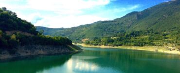 una necropoli dimenticata nei pressi del lago del turano