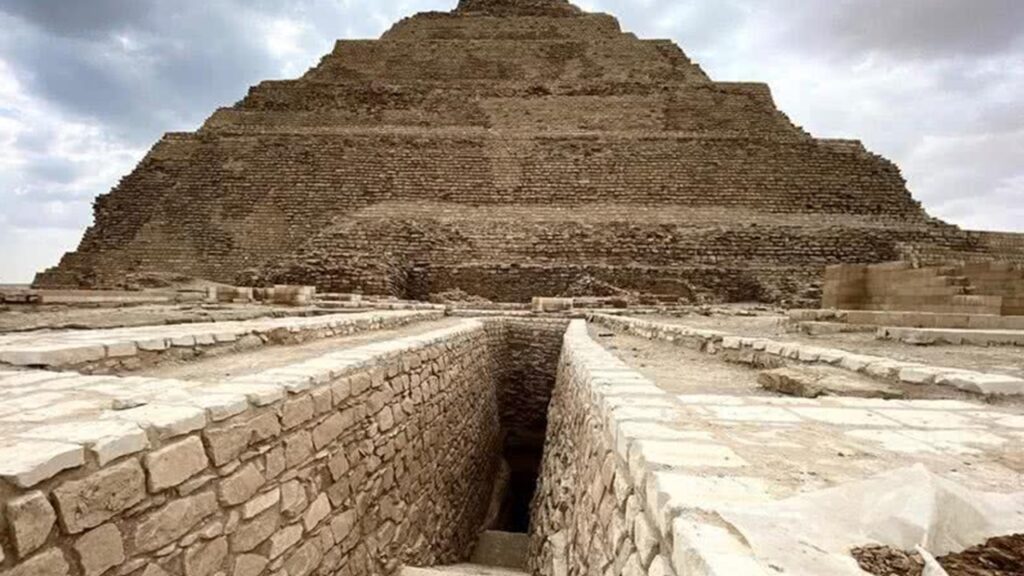 la piramide di Djoser sei gradoni verso l'aldilà