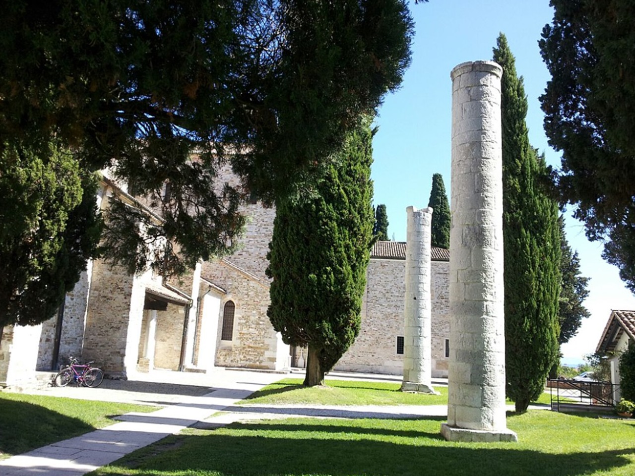 3 aprile colonne del palazzo patriarcale