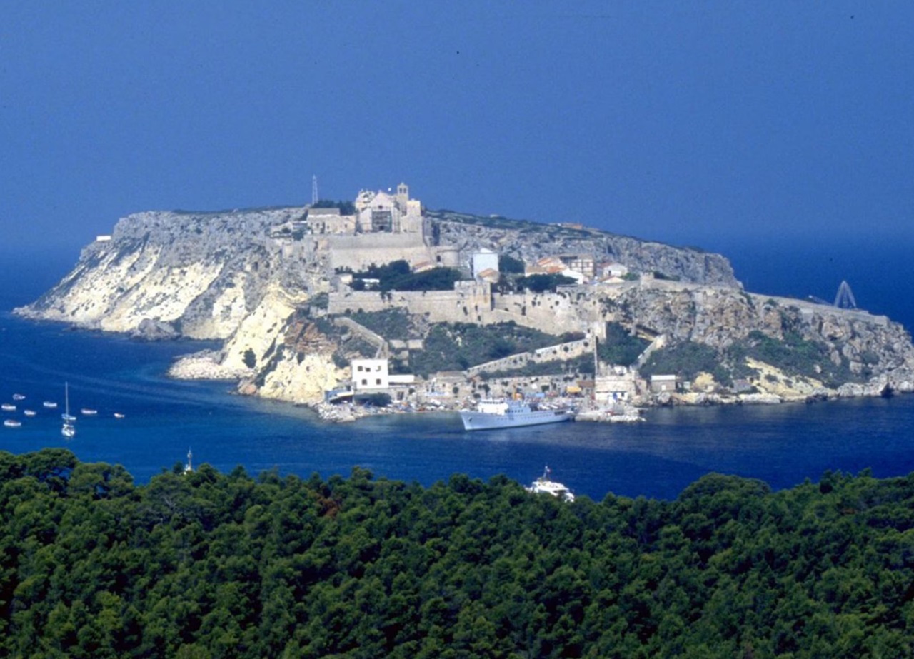 omosessuali isola di San Domino oggi