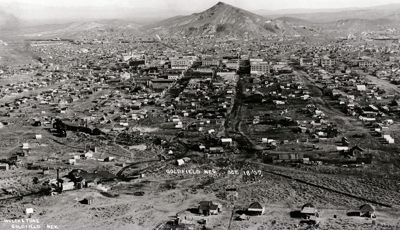 colla per libri panoramica XIX secolo di Goldfield, Nevada