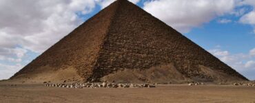 ritrovati affreschi di 4300 anni fa in una mastaba durante gli scavi di Dahshur, egitto