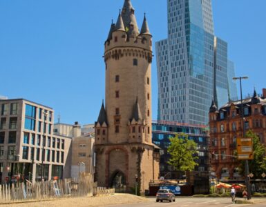 Eschenheimer Turm un pugno alla modernità
