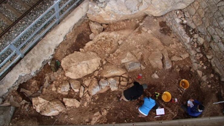 Neanderthal immagine scavi