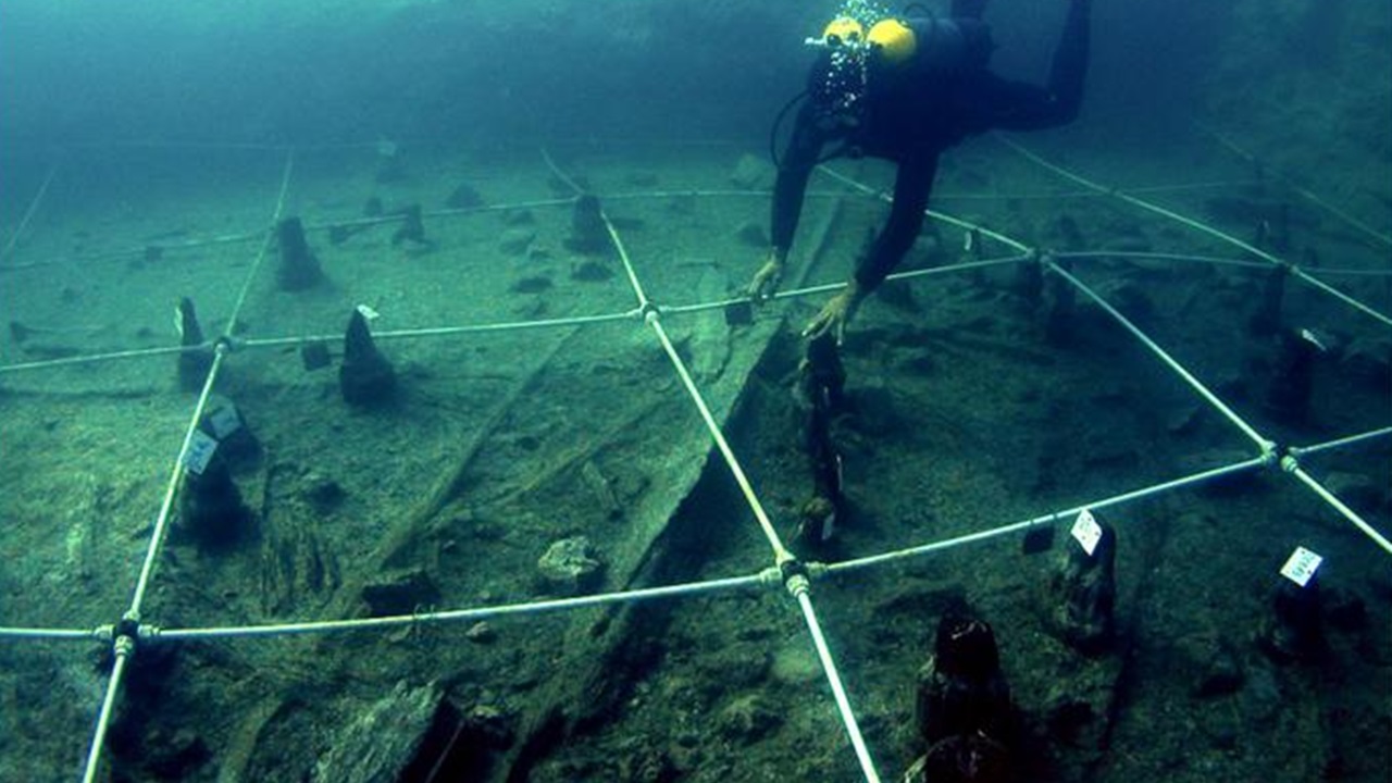 Nel lago di Bracciano sono state scoperte le più antiche imbarcazioni neolitiche da noi conosciute