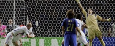 storica parata di Buffon durante la finale del 9 luglio 2005
