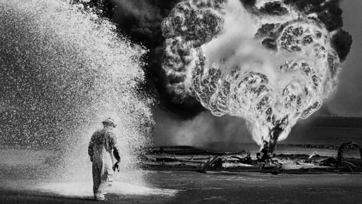 Foto del giorno: il Kuwait in fiamme