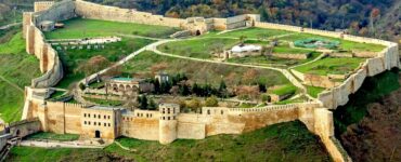 Strutture extraterrestri sotto la fortezza di Naryn-Kala? Sento puzza di complottismo