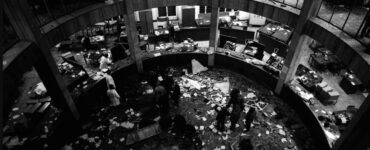 12 dicembre foto interno banca dopo attentato