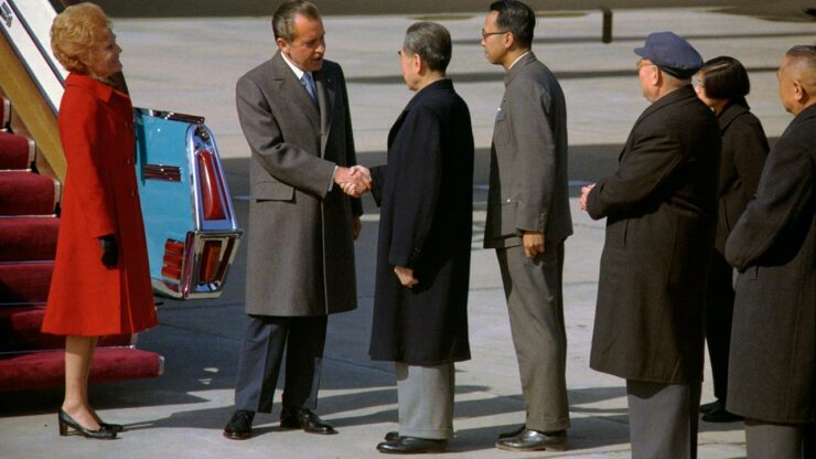 Richard Nixon foto arrivo aeroporto di Pechino