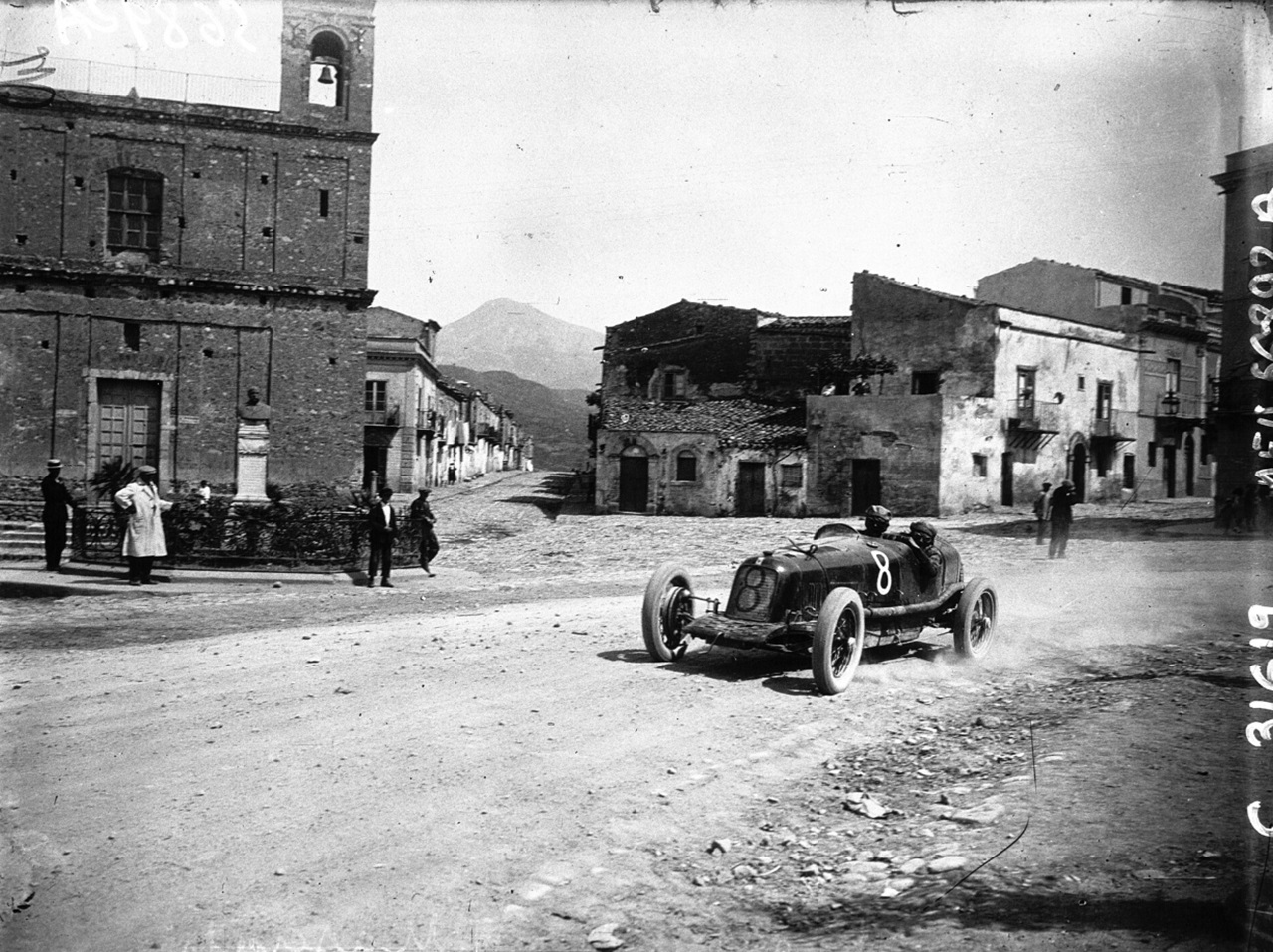 6 maggio foto