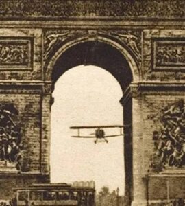 Foto del giorno: acrobazie sotto l'Arco di Trionfo