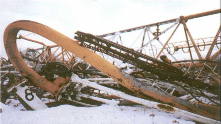 antenna radio di Varsavia foto crollo