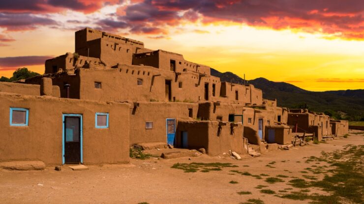 Taos Pueblo, dove i nativi americani vivono ininterrottamente da 1.000 anni