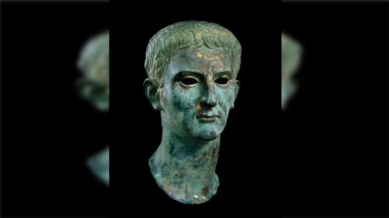caligola busto