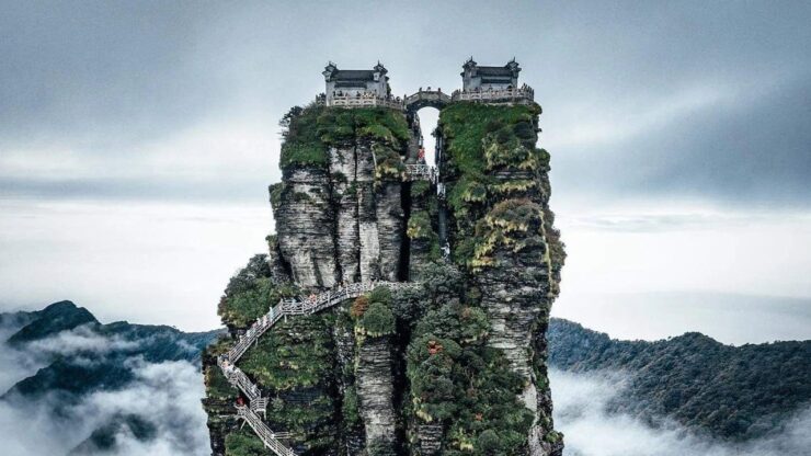 Foto del giorno: al cospetto del Monte Fanjing